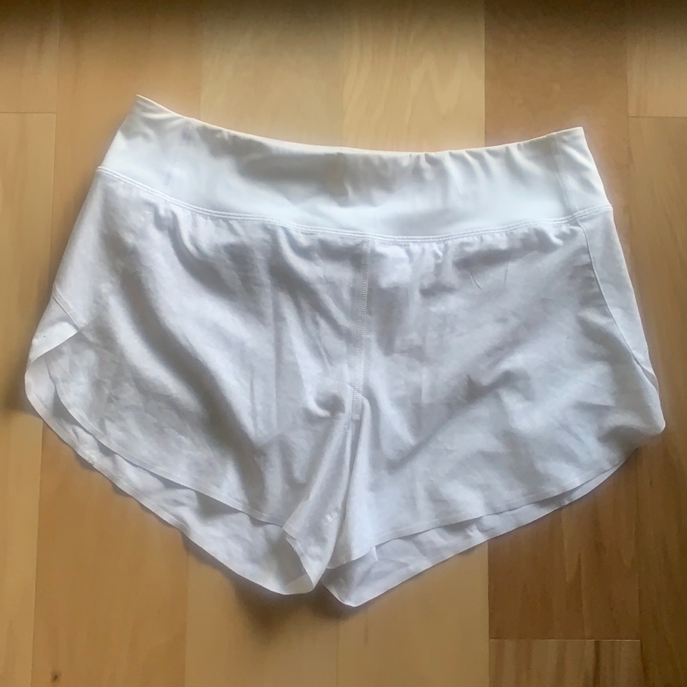 Athleta Run with it 3.5” printed short